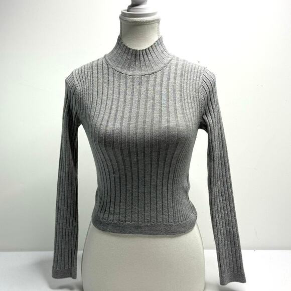 Urban Outfitters Tops - Urban Outfitters Size Small Grey Light Weight Top